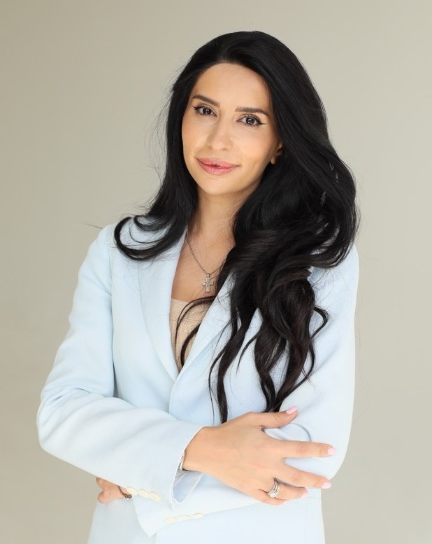    Anna Yolyan 